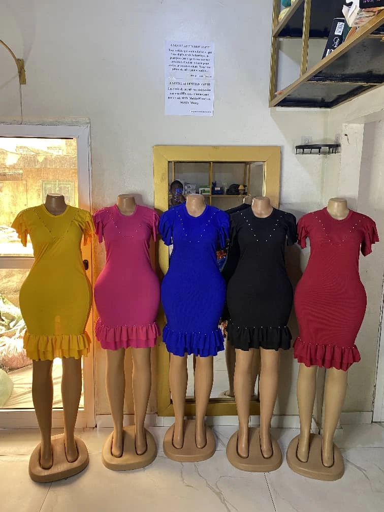 Robe Côtelée Ajustée à Volants